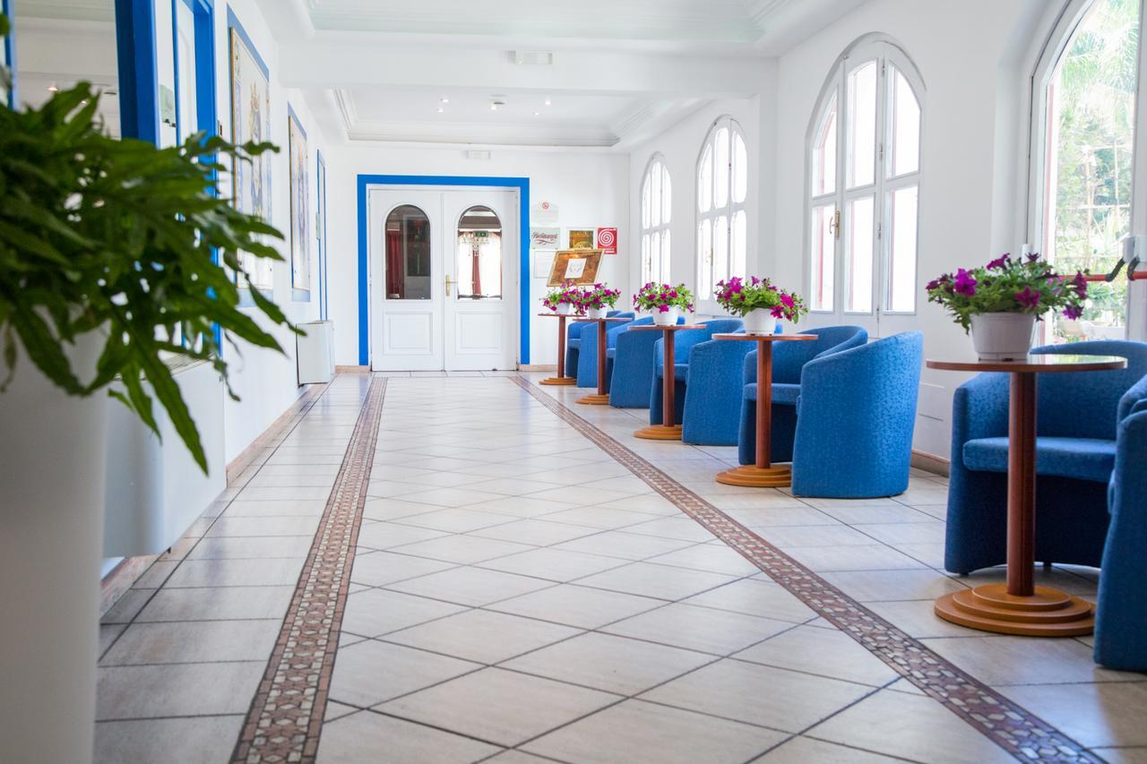 Assinos Palace Hotel Джардини Наксос Екстериор снимка