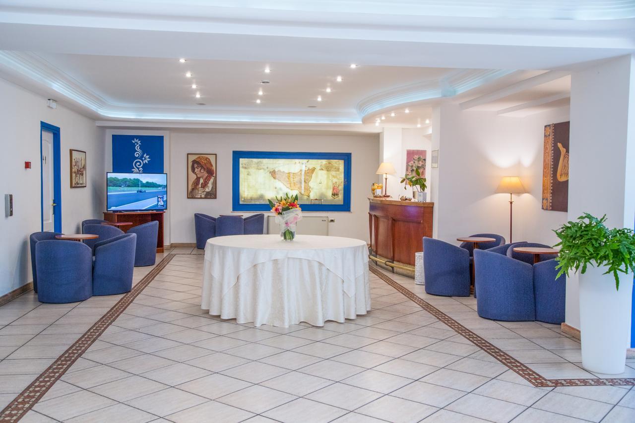 Assinos Palace Hotel Джардини Наксос Екстериор снимка