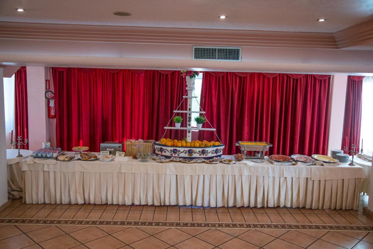 Assinos Palace Hotel Джардини Наксос Екстериор снимка