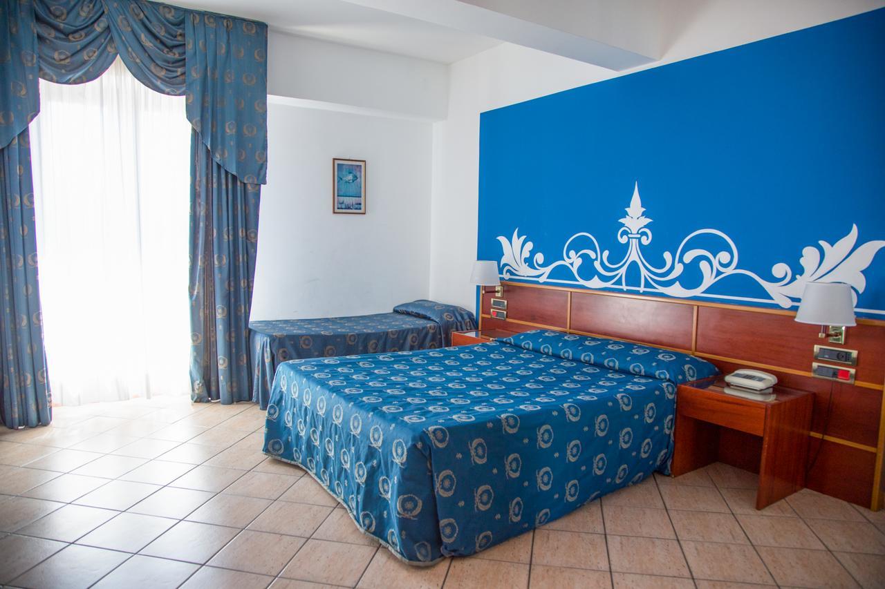 Assinos Palace Hotel Джардини Наксос Екстериор снимка