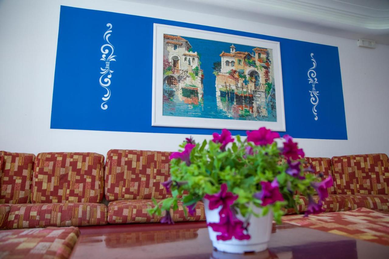 Assinos Palace Hotel Джардини Наксос Екстериор снимка